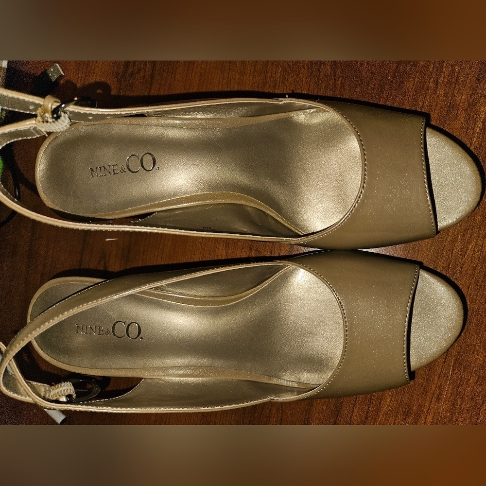 Nine & Co Womans Beige Slingback Heels Size 8.5